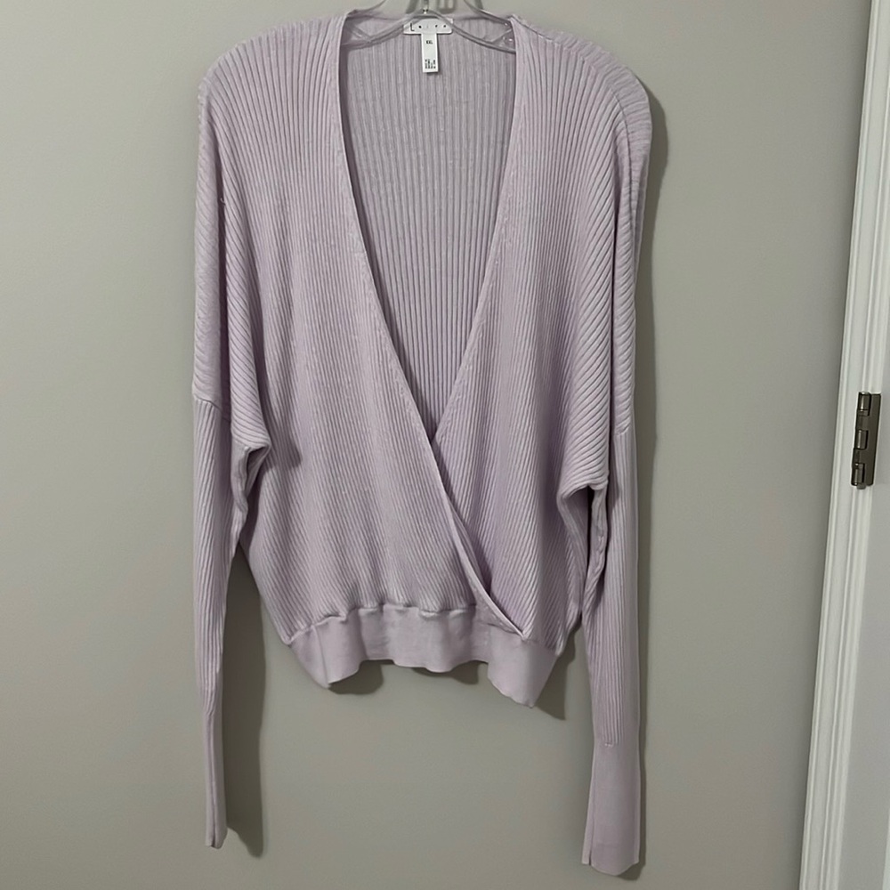 Leith V Sweater. Pale Purple. Size XXL.